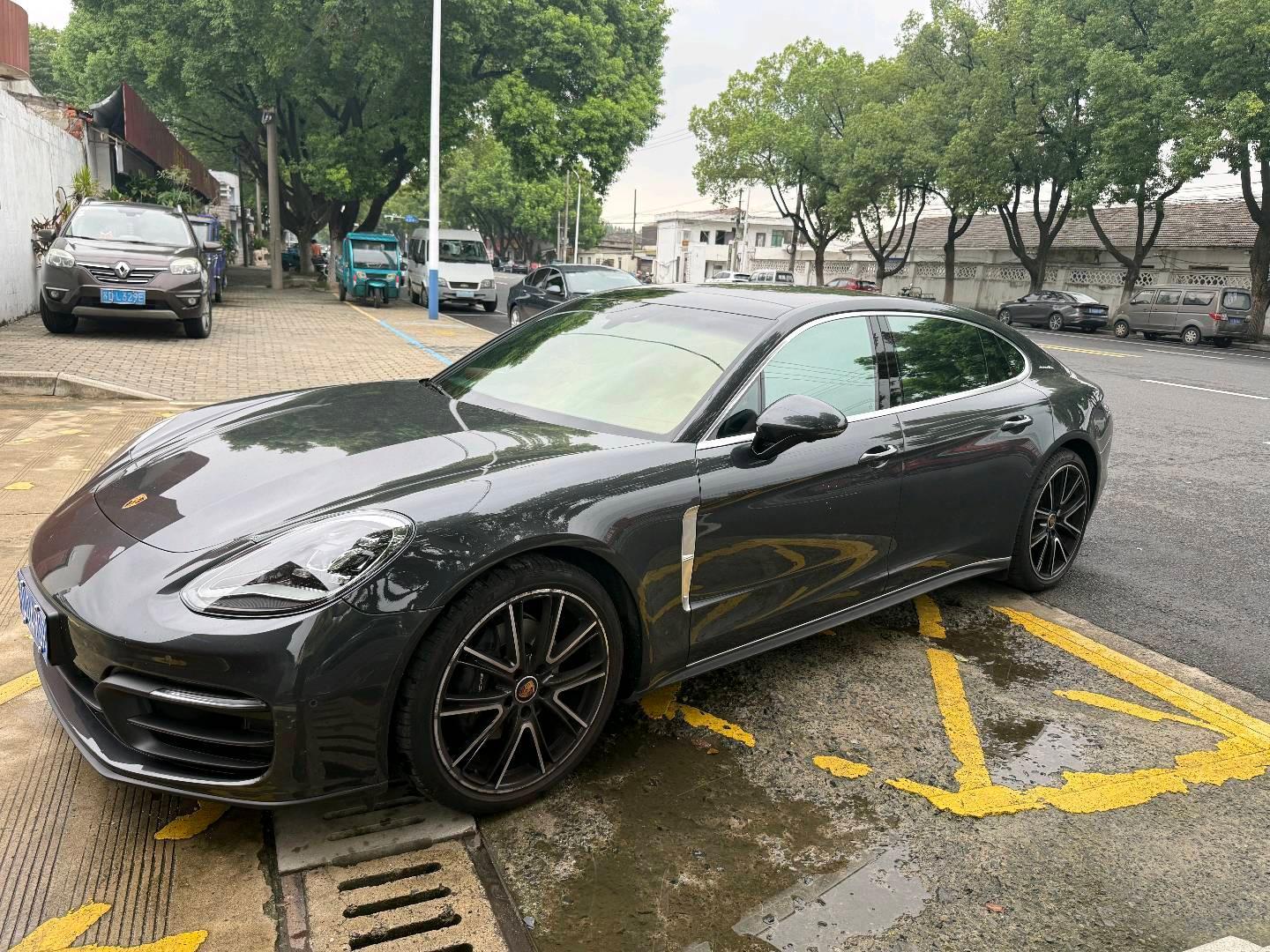 保时捷 2023款 Panamera 行政加长版 2.9T