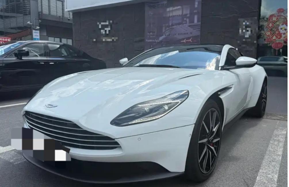 阿斯顿马丁DB11 白色2022年09月