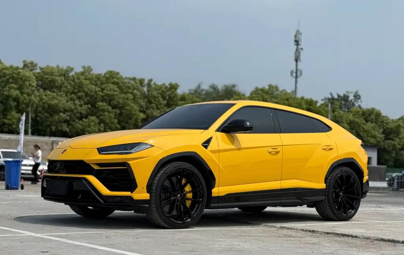 兰博基尼Urus黄色2022年10月