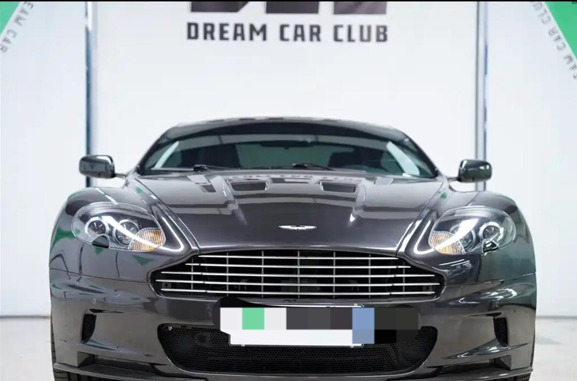 阿斯顿马丁DBS银灰色2010年04月