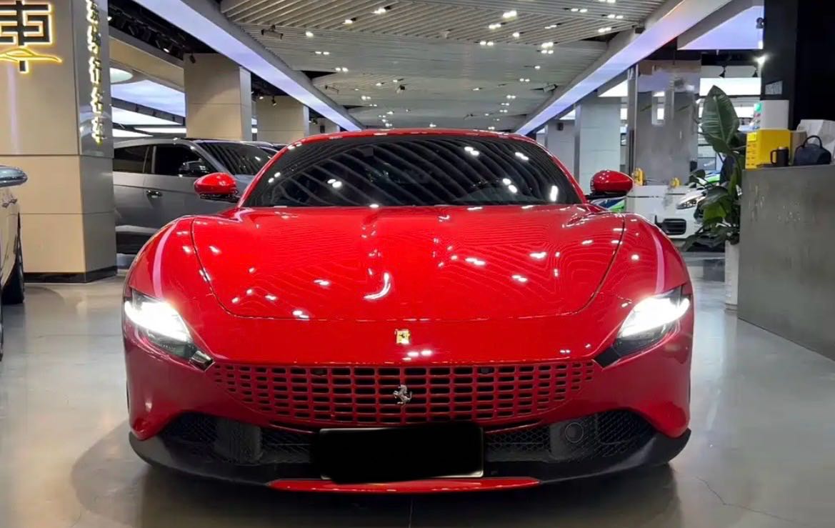 法拉利Roma红色2024年05月