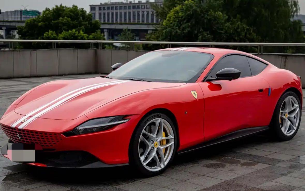 法拉利Roma红色2023年10月