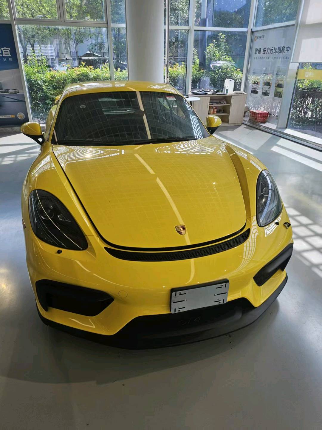 保时捷718黄色2025年11月