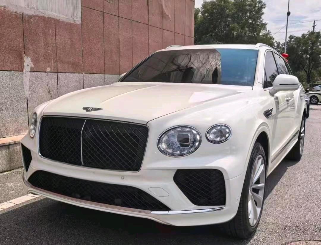 宾利添越 白色2024年06月