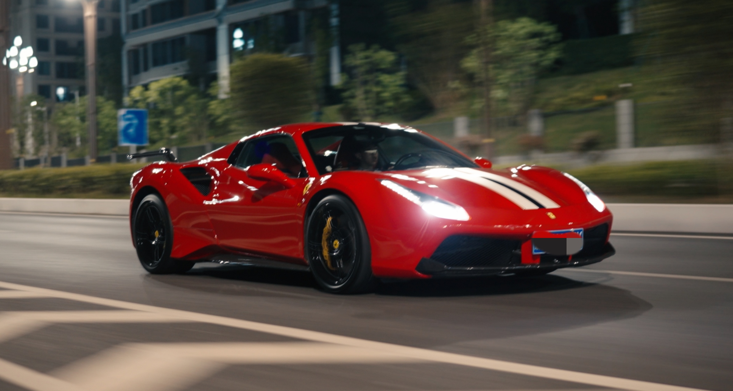 法拉利488红色2018年04月