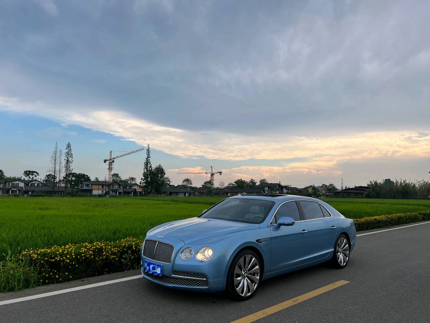 宾利飞驰 蓝色2014年05月