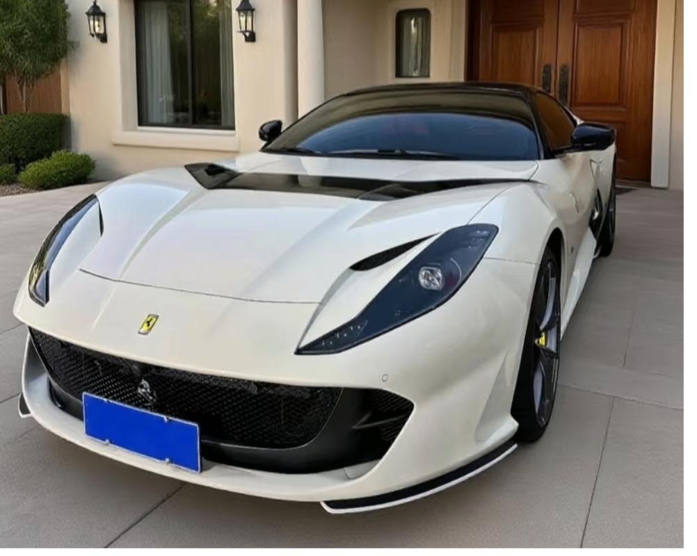 法拉利812白色2023年08月