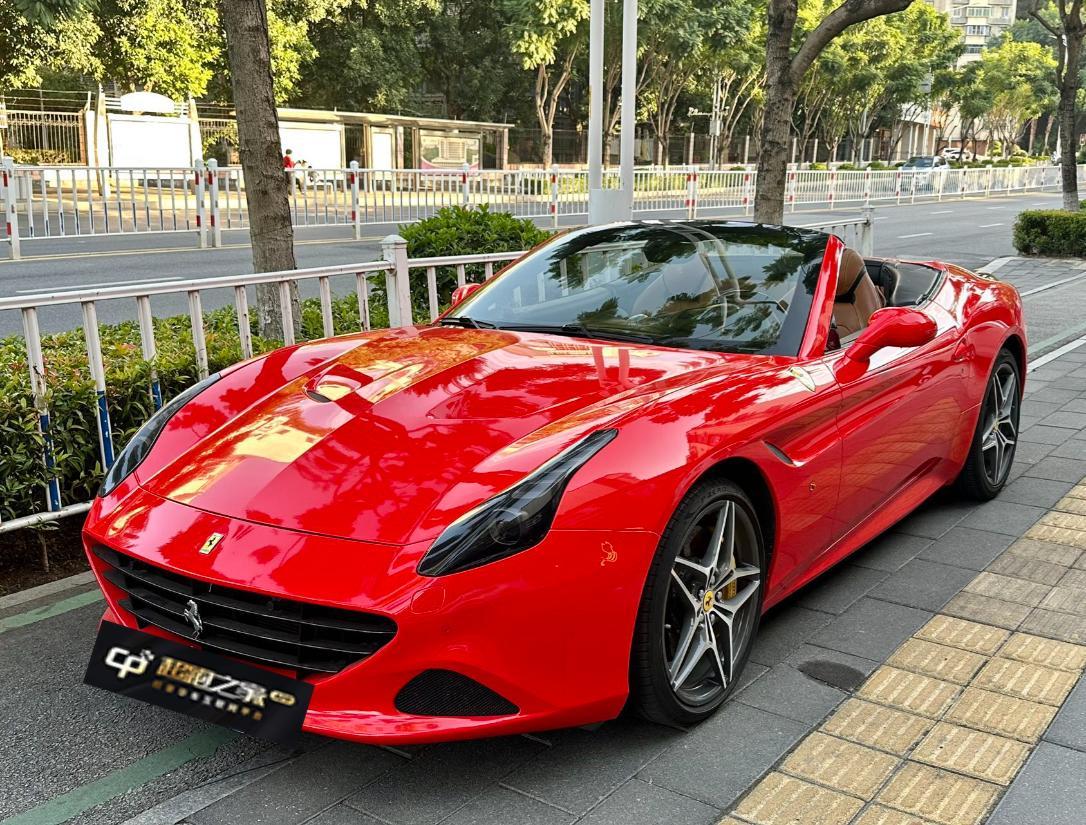 法拉利California T红色2015年02月
