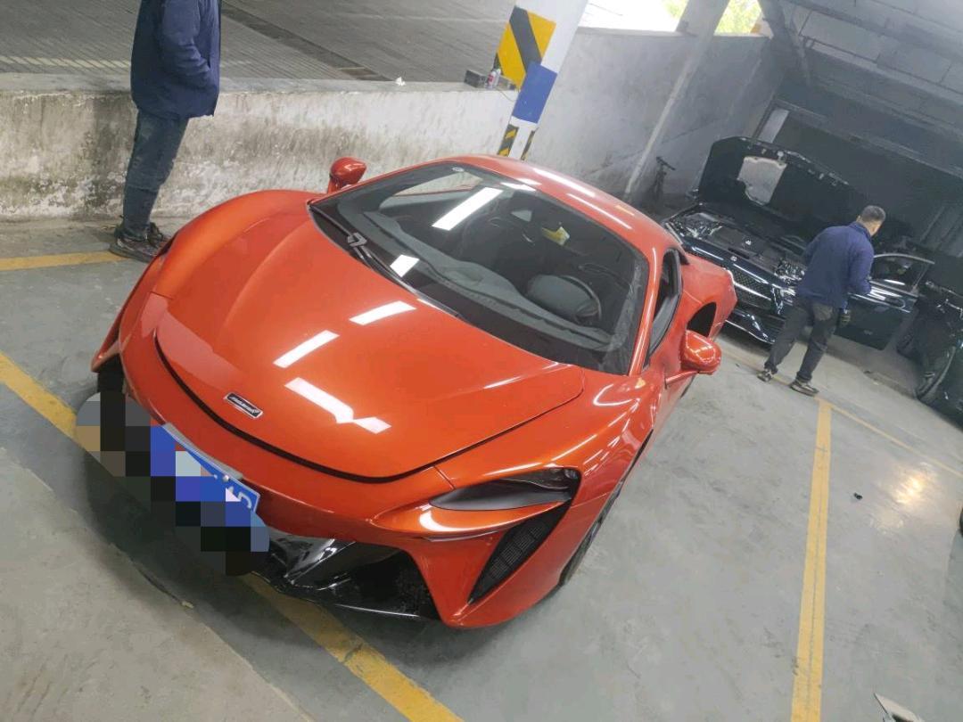 迈凯伦 2023款 Artura 3.0T Hybrid 标准型