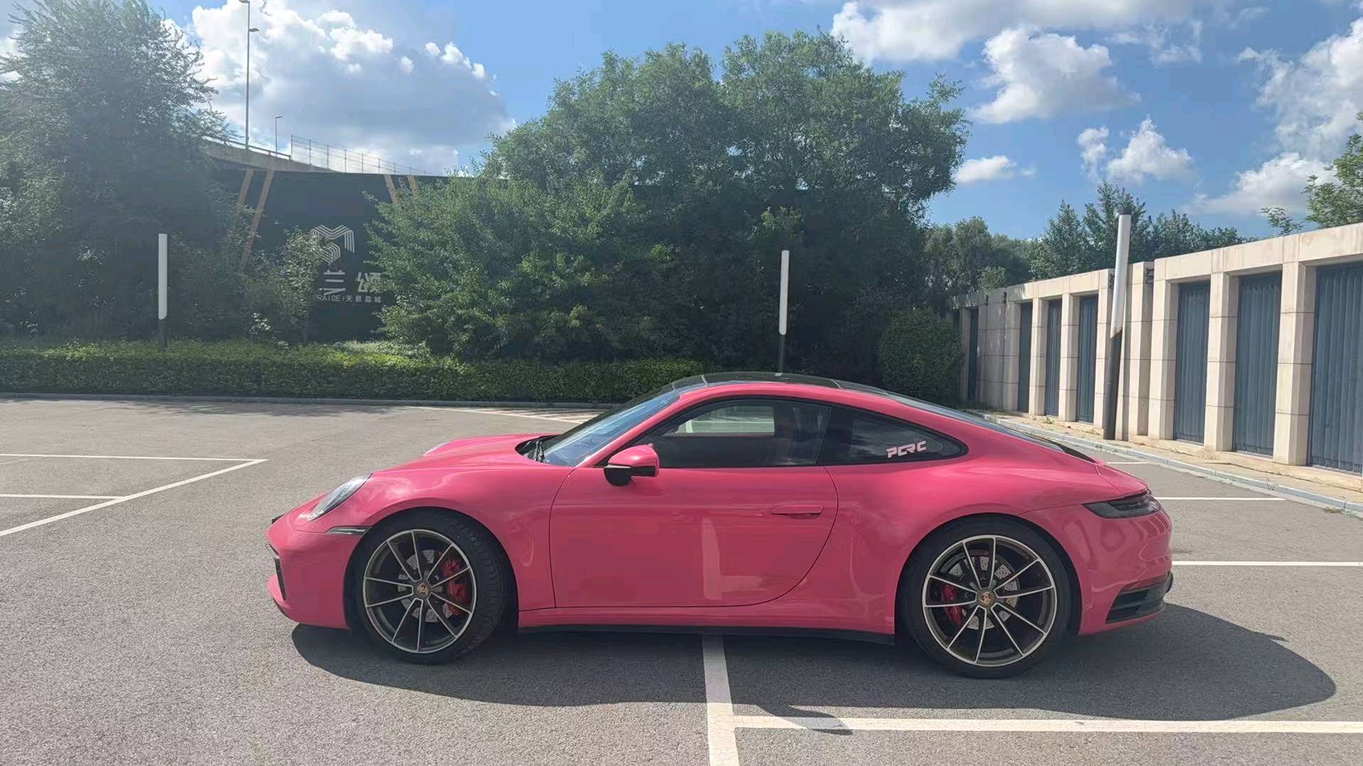 保时捷911粉色2021年05月