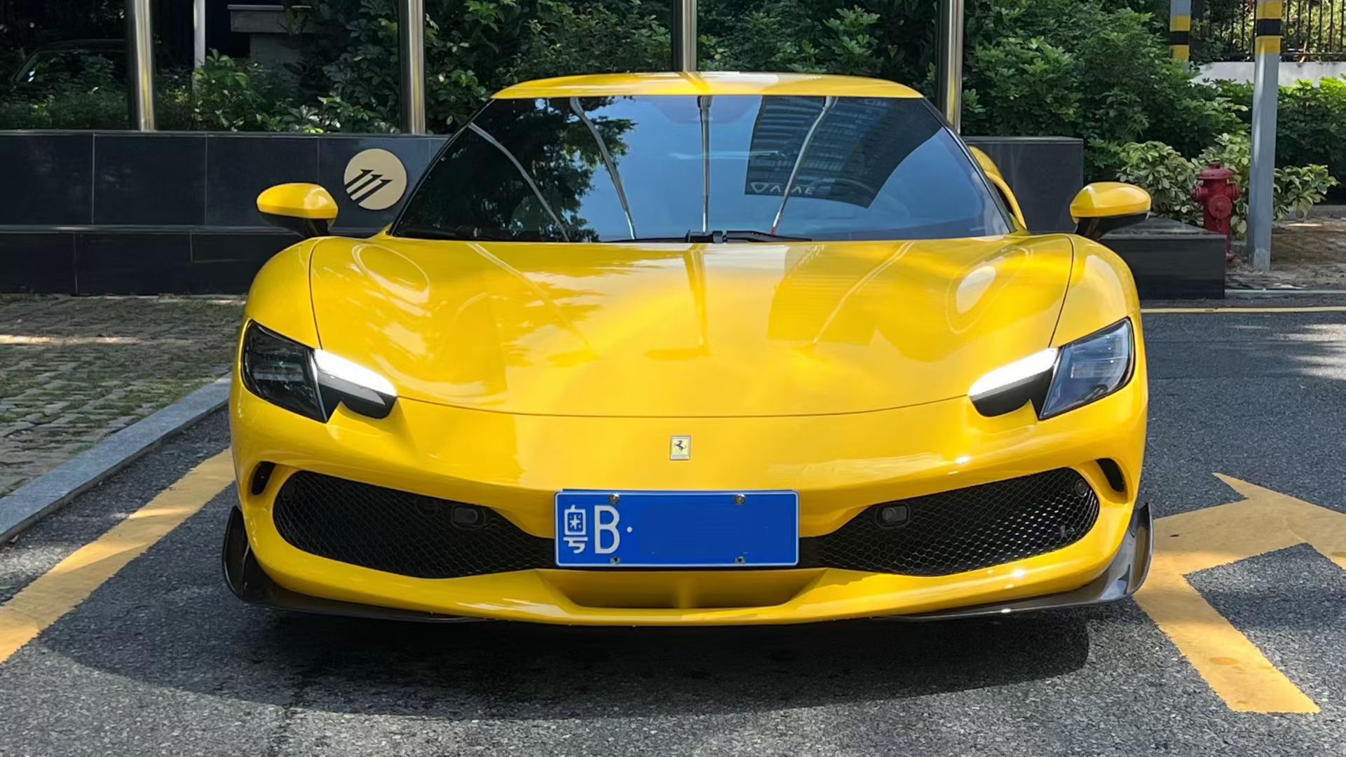 法拉利296黄色2024年06月