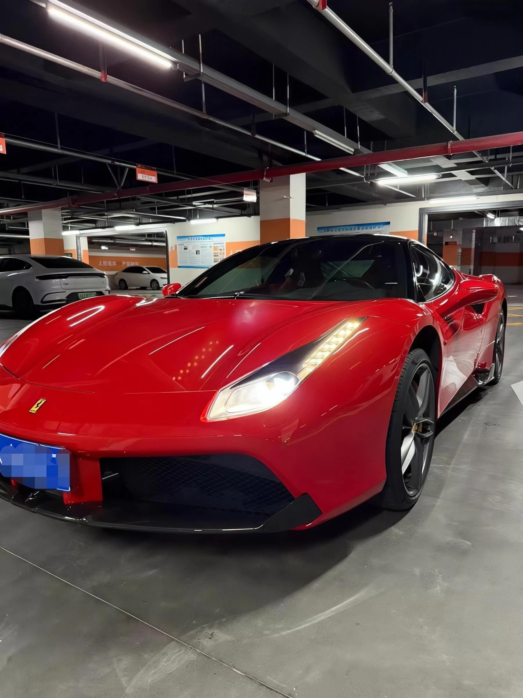 法拉利488红色2019年04月