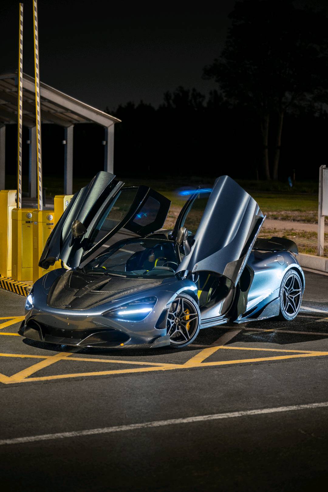 迈凯伦720S 灰色2018年10月