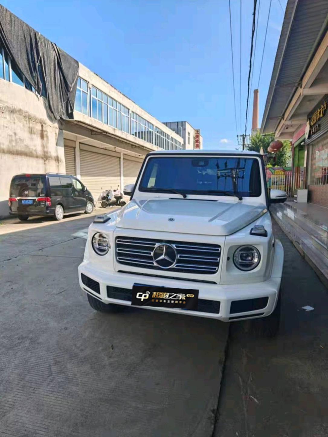 奔驰G级白色2022年10月