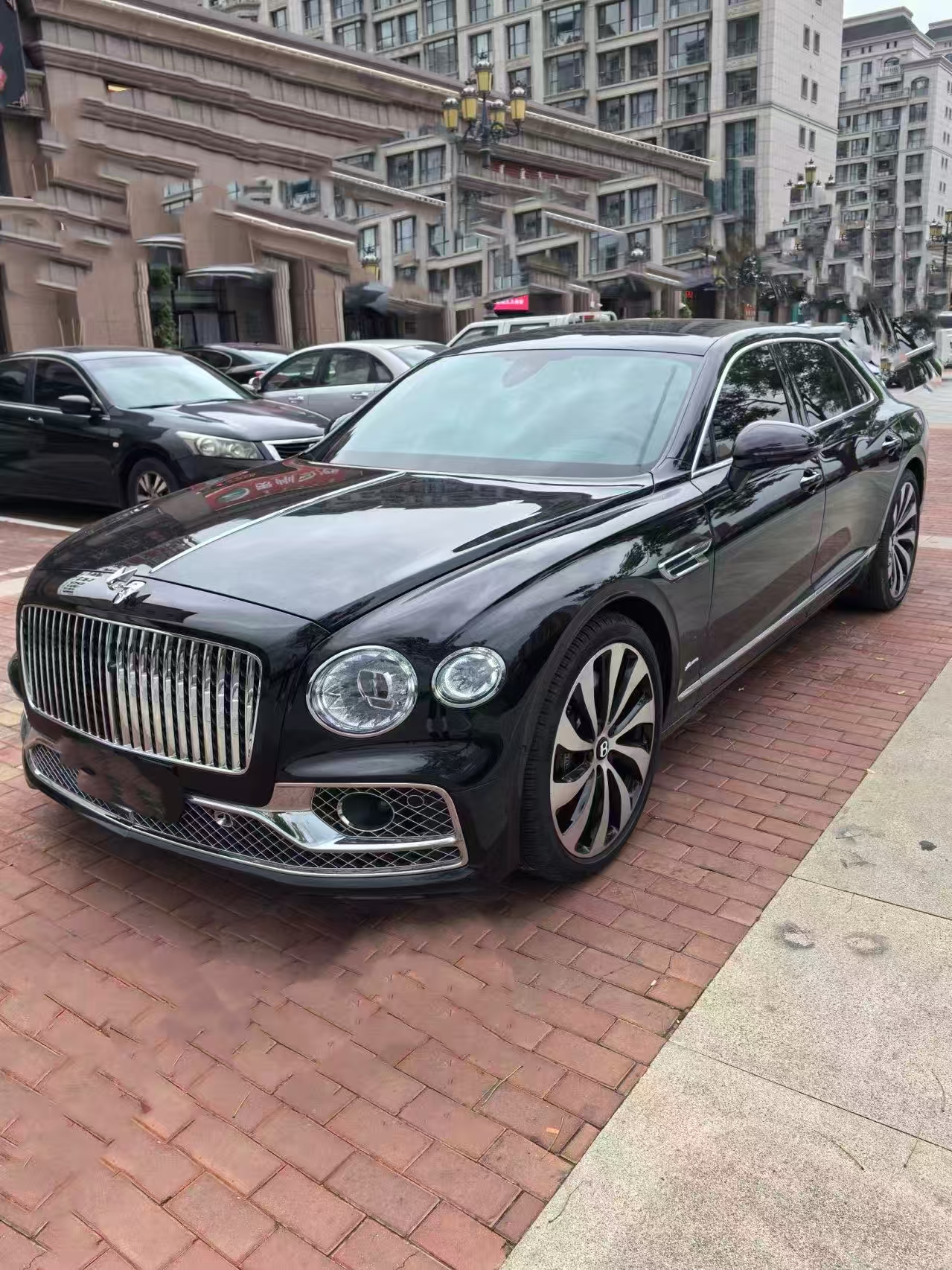 宾利 2023款 飞驰 4.0T V8 雅度版