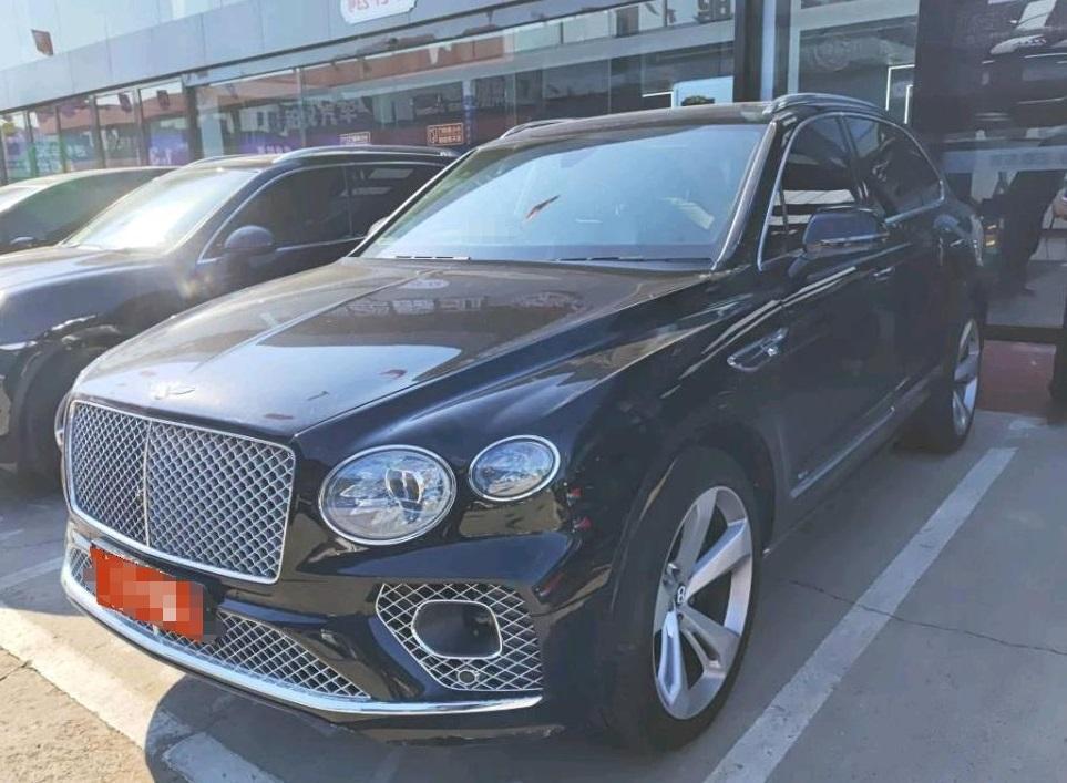 宾利添越 黑色2022年10月