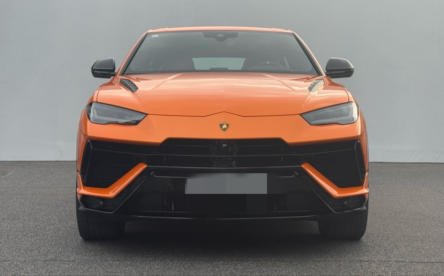 兰博基尼Urus橙色2025年04月