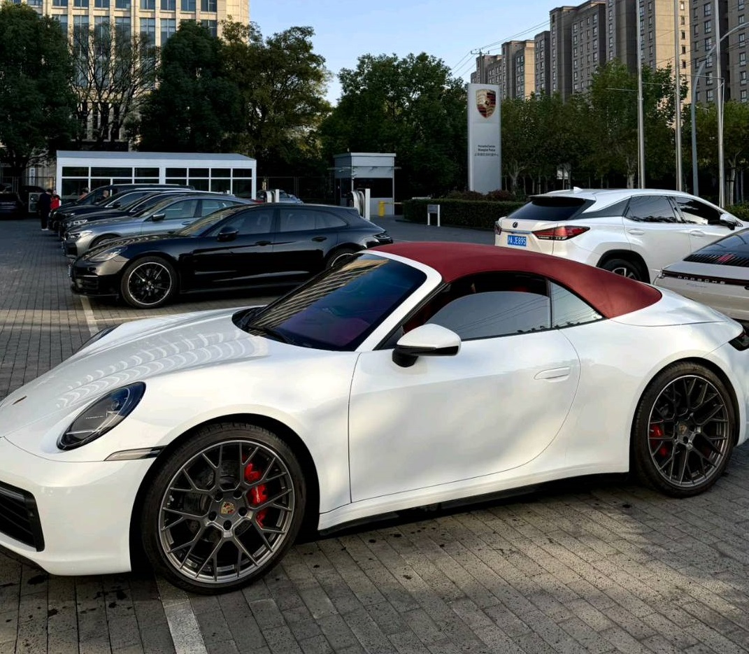 保时捷911白色2020年11月