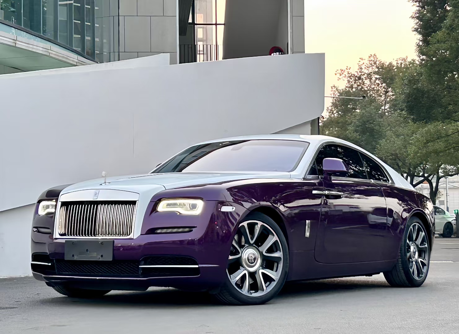 劳斯莱斯魅影紫色2019年09月