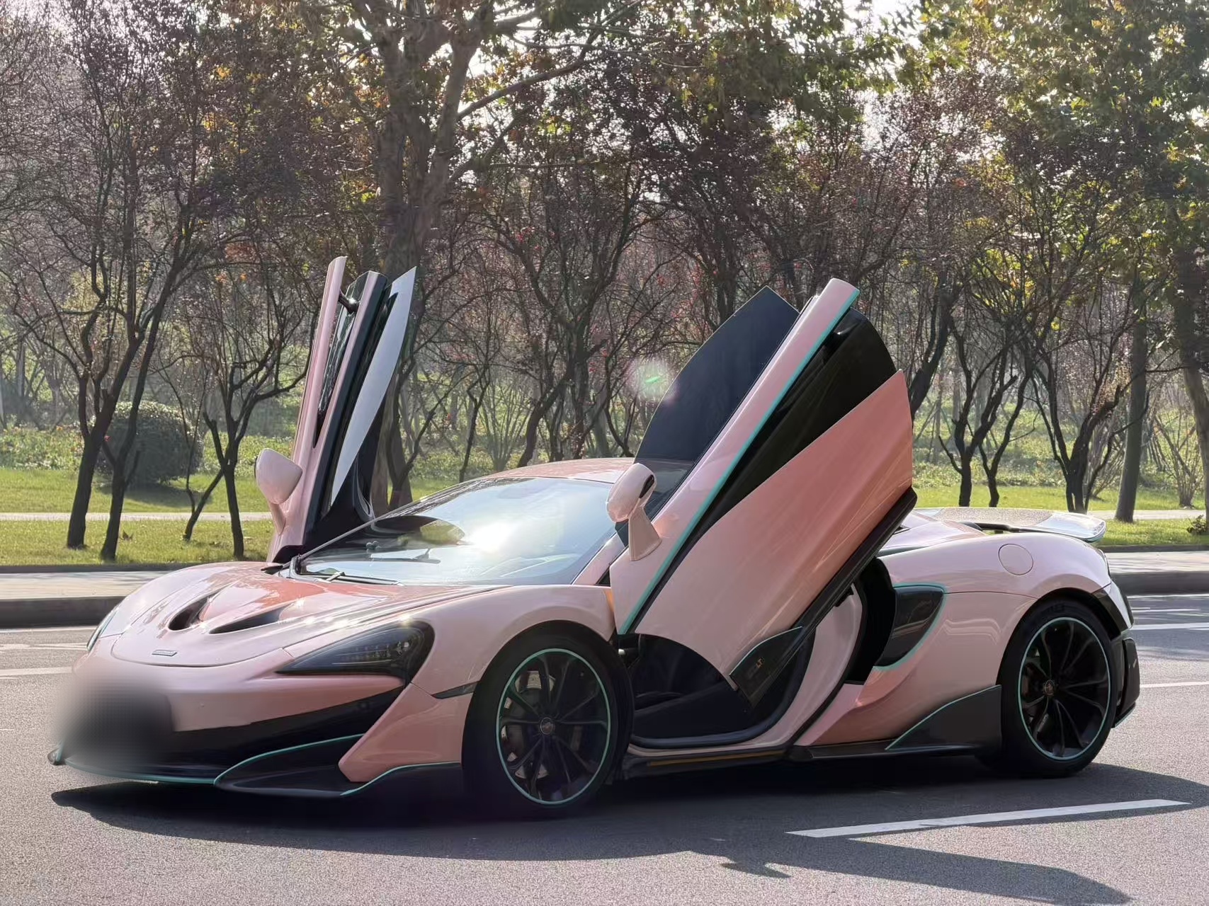 迈凯伦540C黄色2016年11月