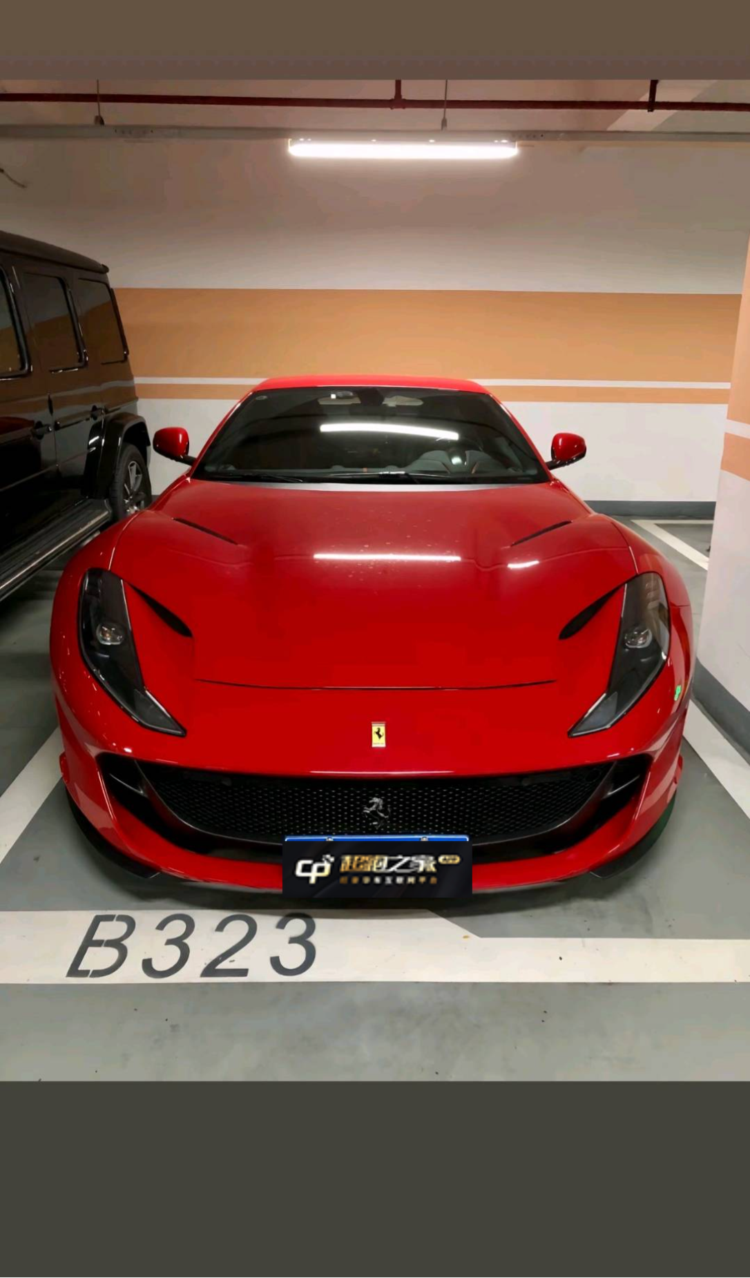 法拉利812红色2019年10月