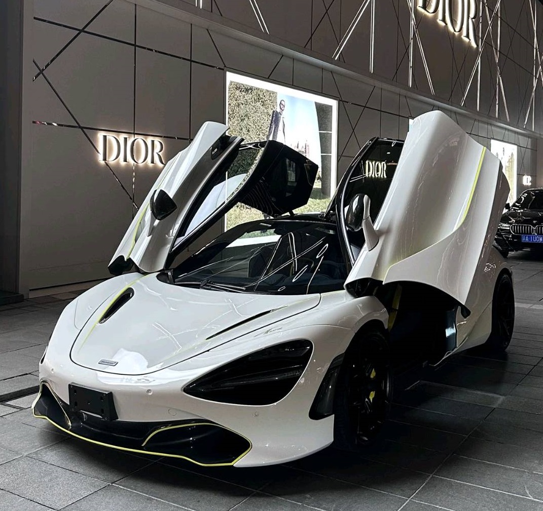 迈凯伦720S 白色2018年10月