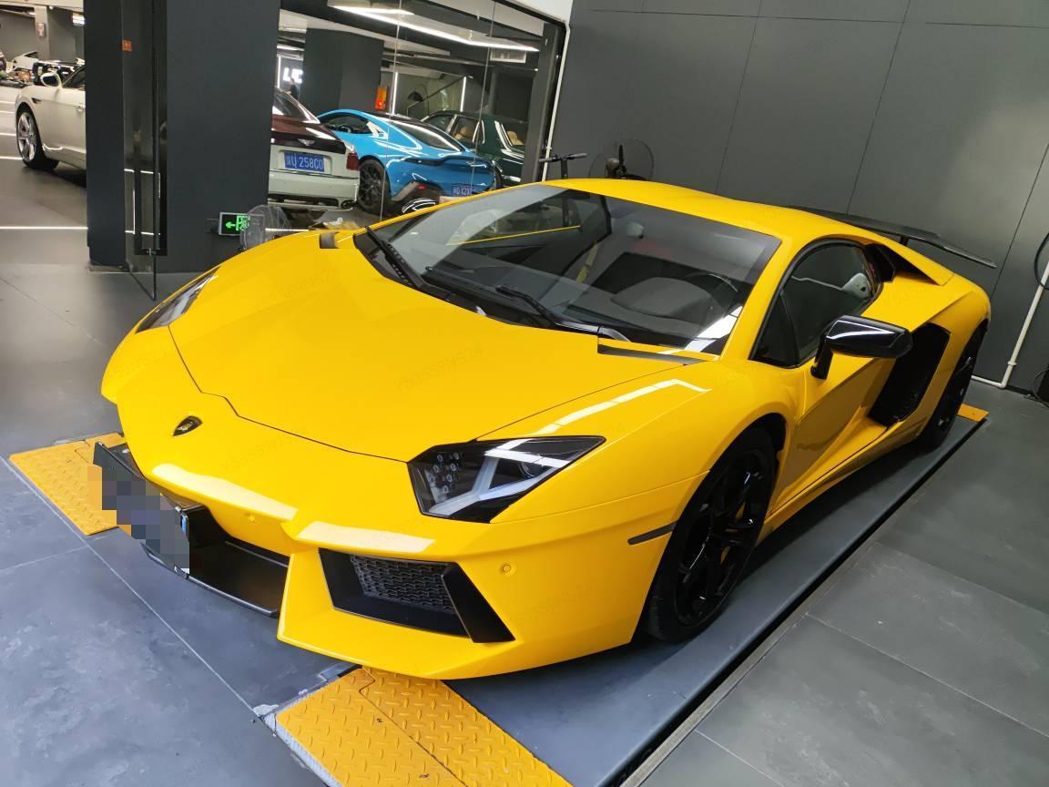 兰博基尼Aventador白色2014年01月
