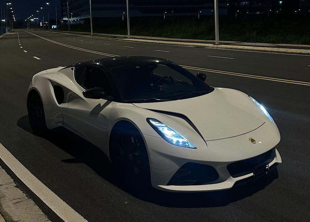  路特斯 莲花跑车EMIRA2022款 2.0T L4 双离合First Edition