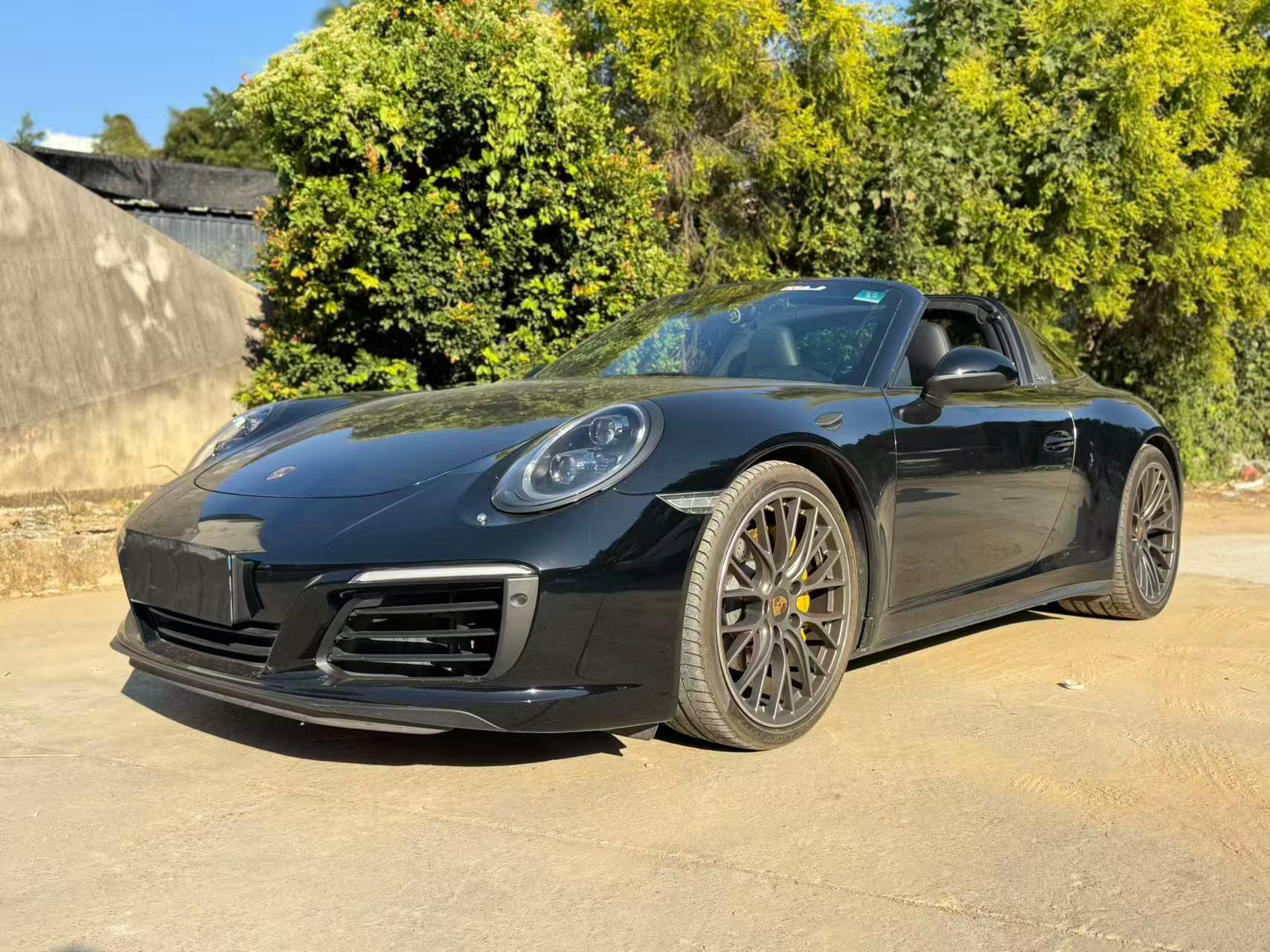 保时捷911红色2019年04月