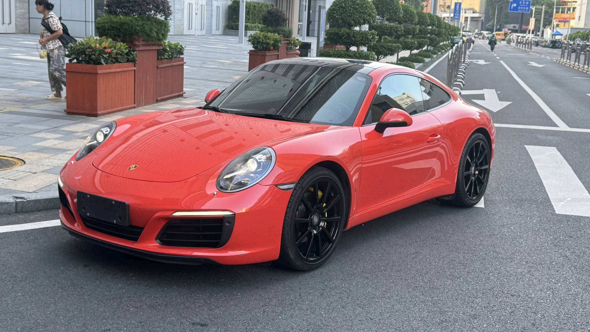 保时捷911橙色2018年07月