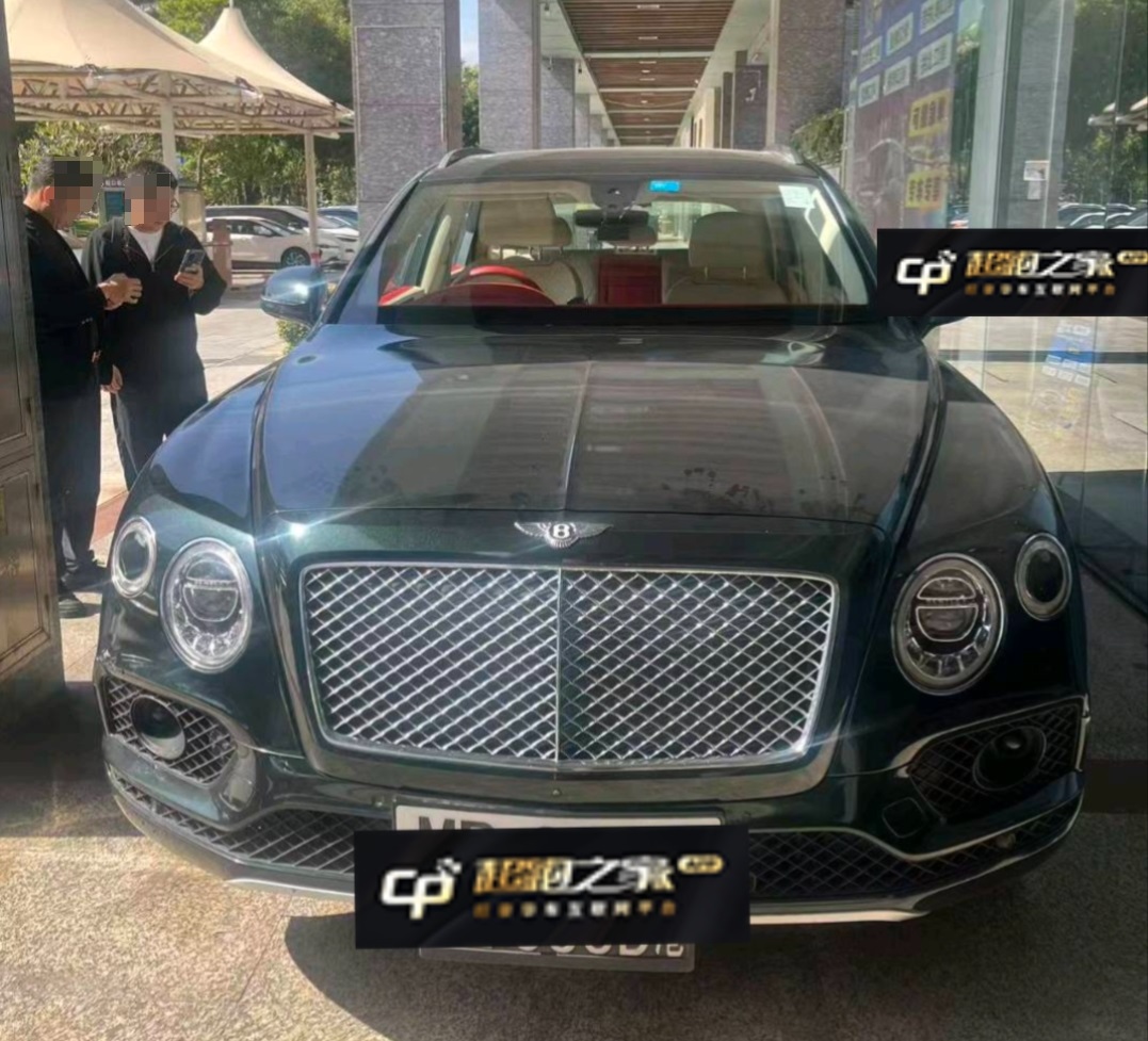 宾利添越 黑色2020年12月