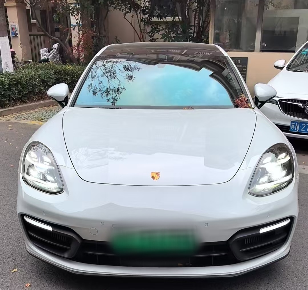 保时捷Panamera 新能源白色2022年07月