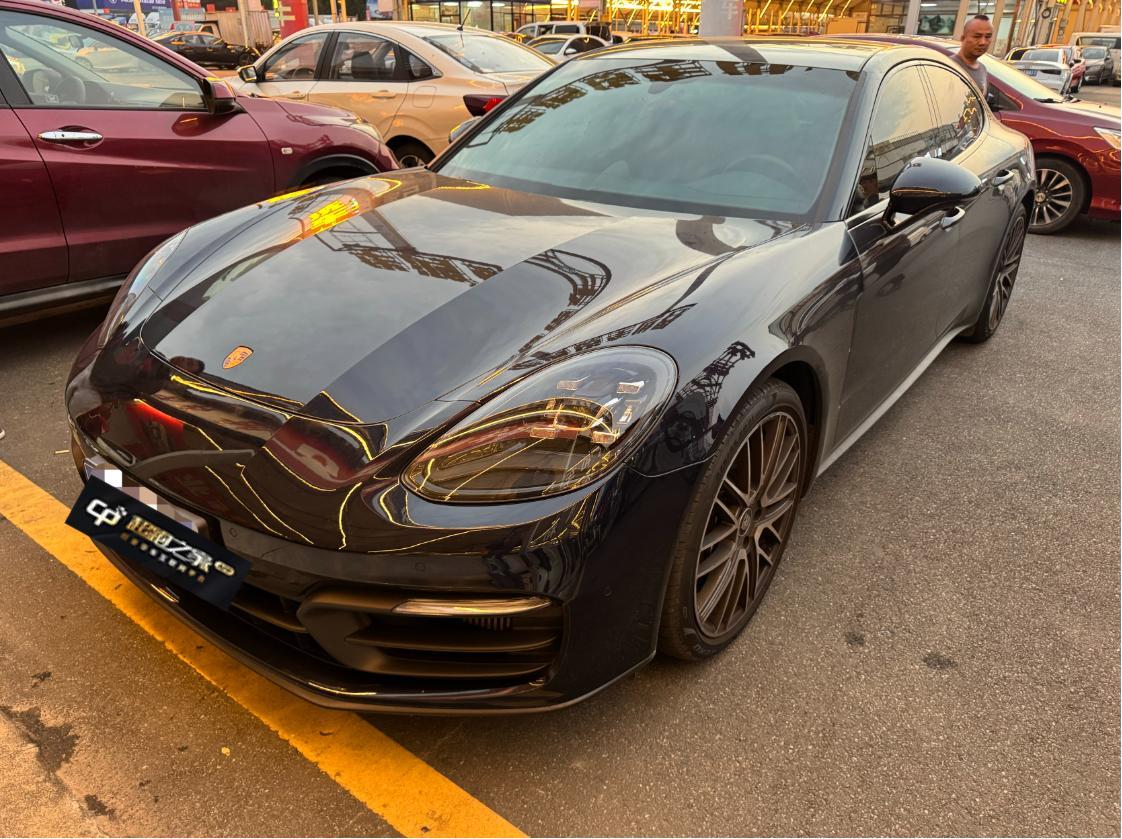 保时捷Panamera 蓝色2023年08月