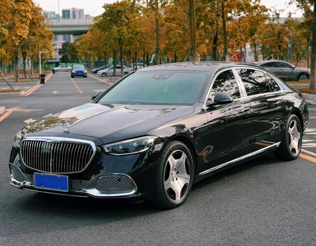 奔驰迈巴赫S级黑色2022年06月