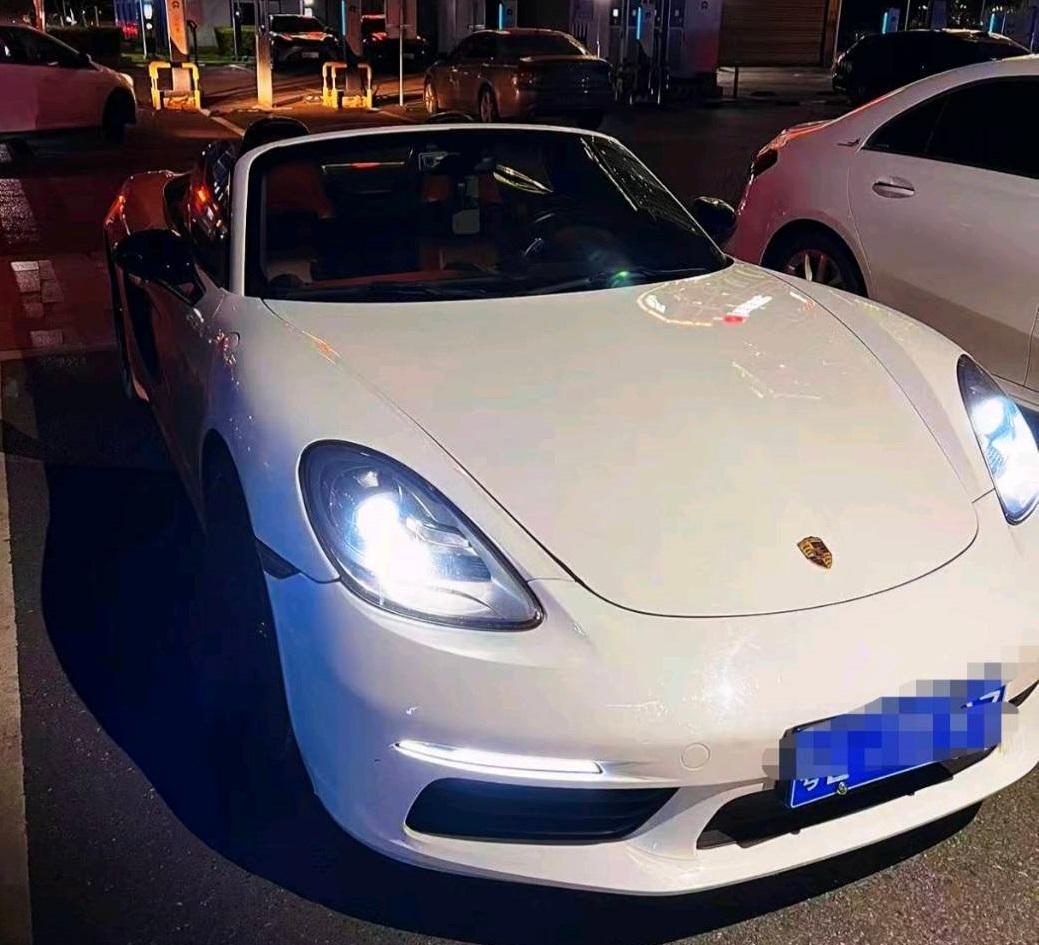 保时捷718白色2016年11月