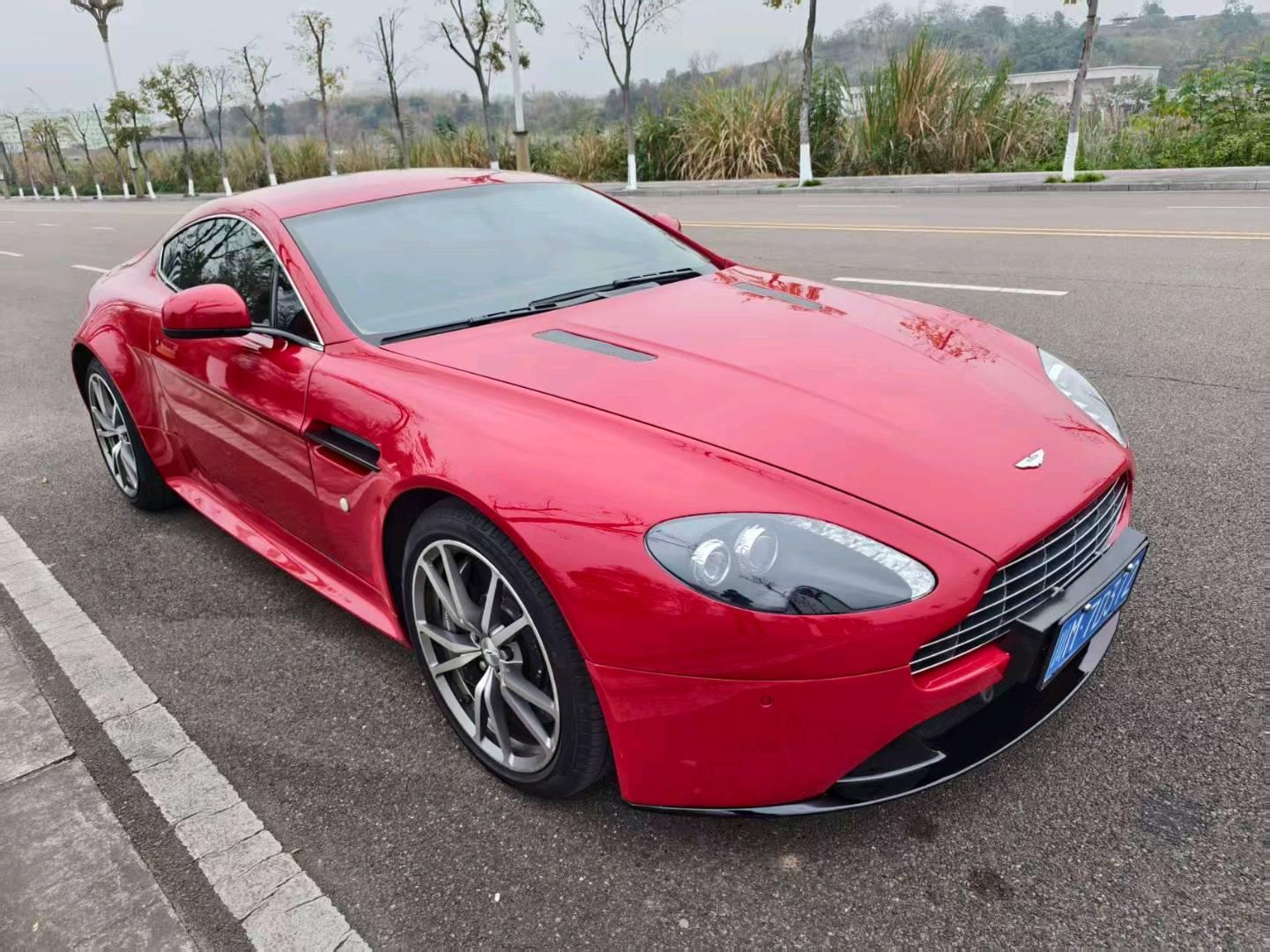 阿斯顿马丁Vantage 红色2015年07月
