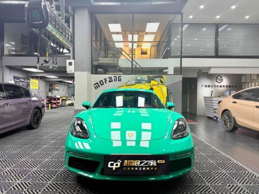 保时捷718白色2021年07月