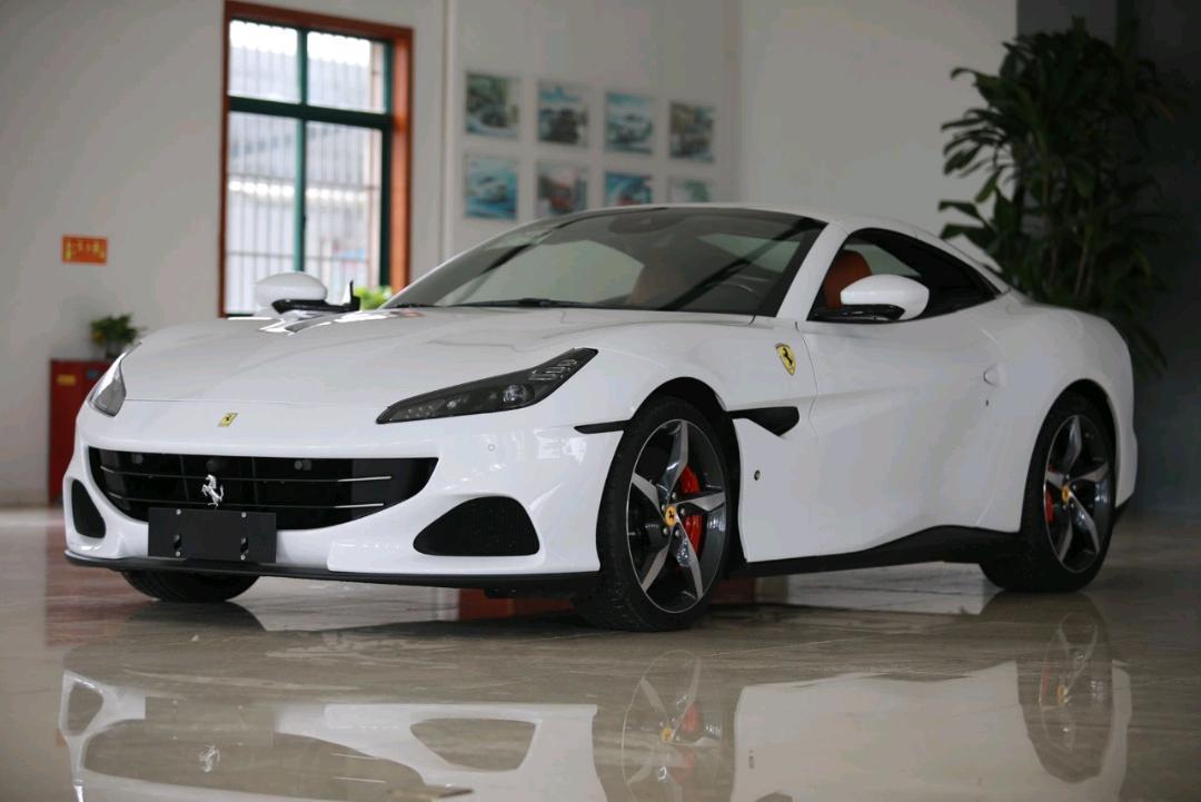 法拉利Portofino白色2022年01月