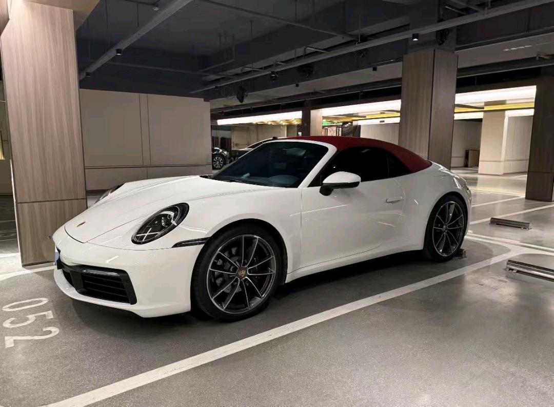 保时捷911白色2023年05月