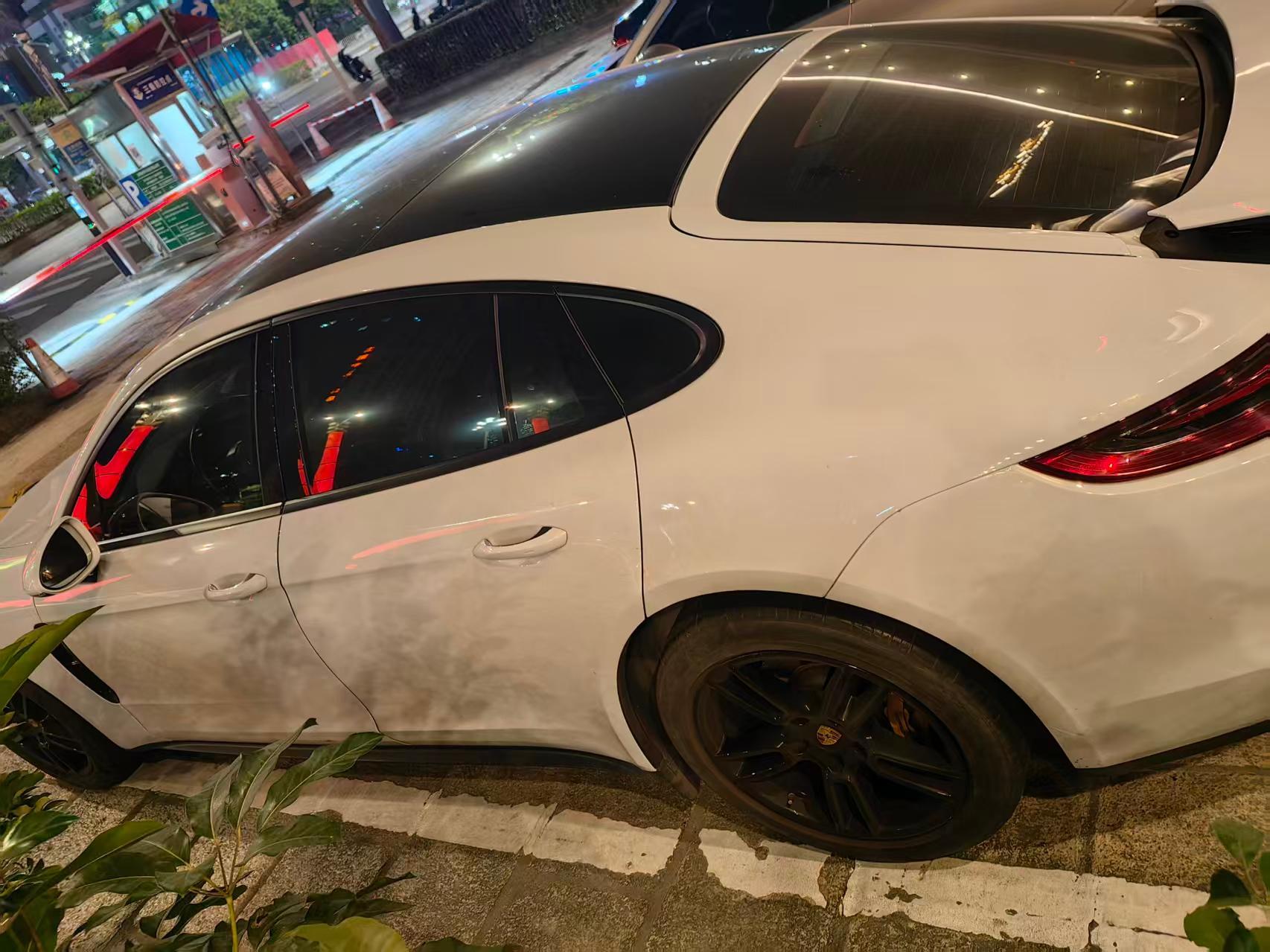 保时捷718白色2020年08月