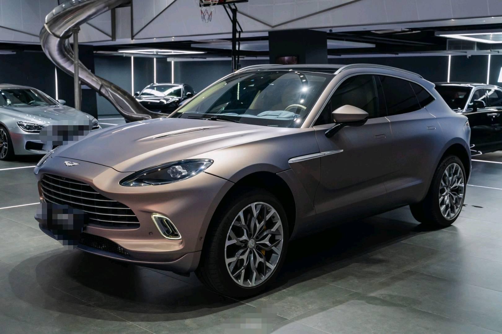 阿斯顿马丁DBX棕色2021年07月