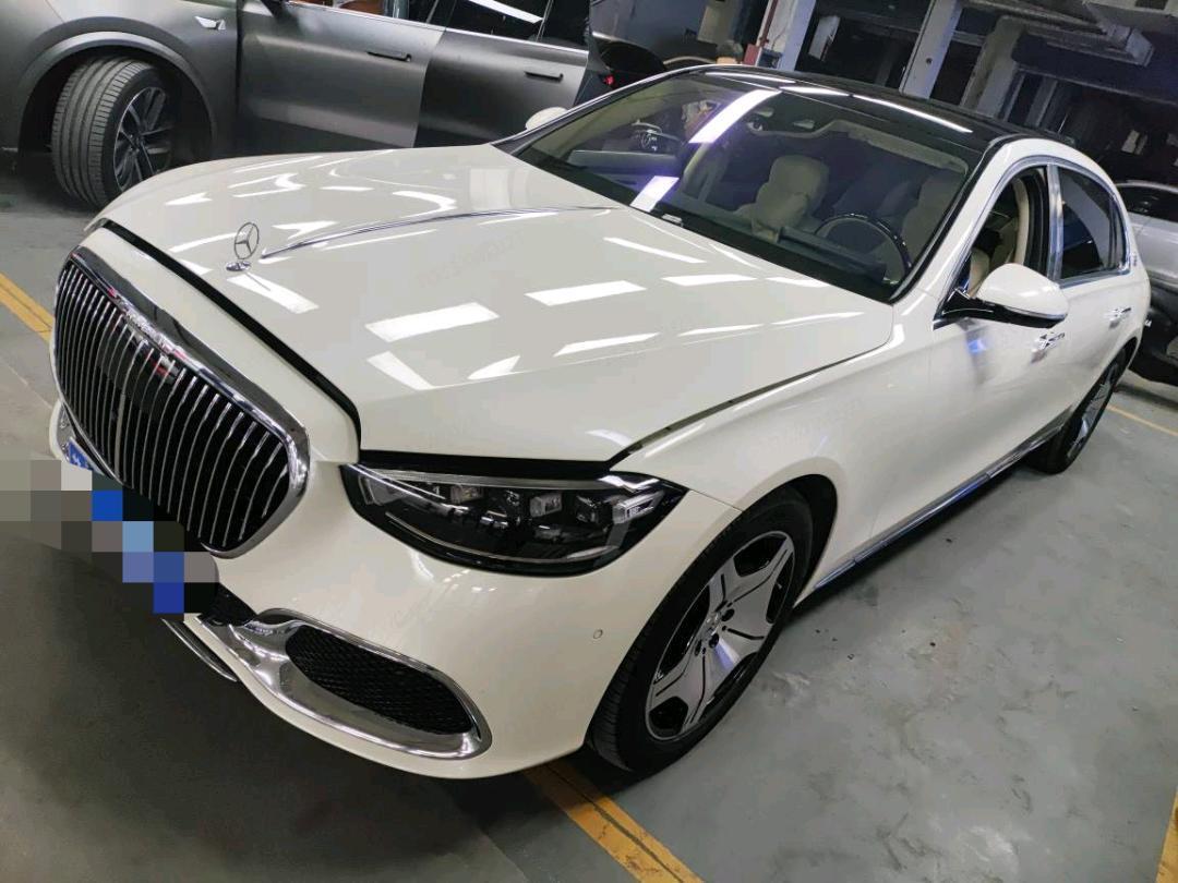 奔驰迈巴赫S级白色2022年06月