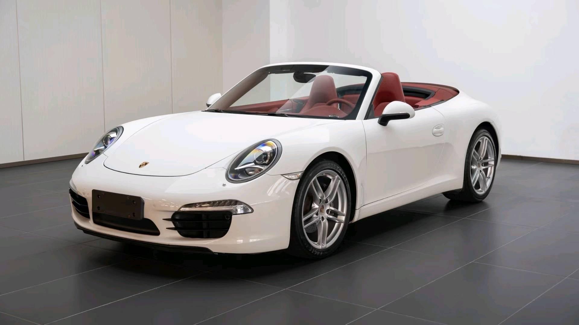 保时捷911白色2015年04月