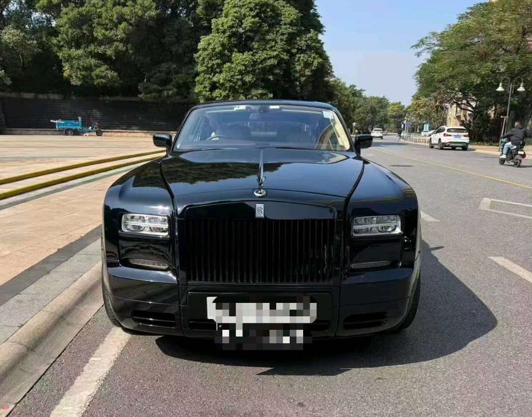 劳斯莱斯幻影黑色2015年10月