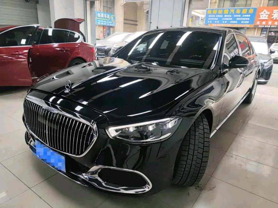 奔驰迈巴赫S级黑色2021年10月