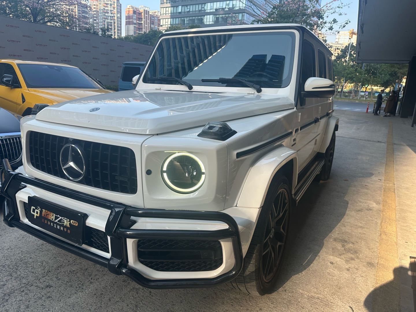 奔驰G级白色2019年07月