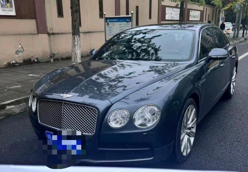 宾利飞驰 蓝色2017年03月