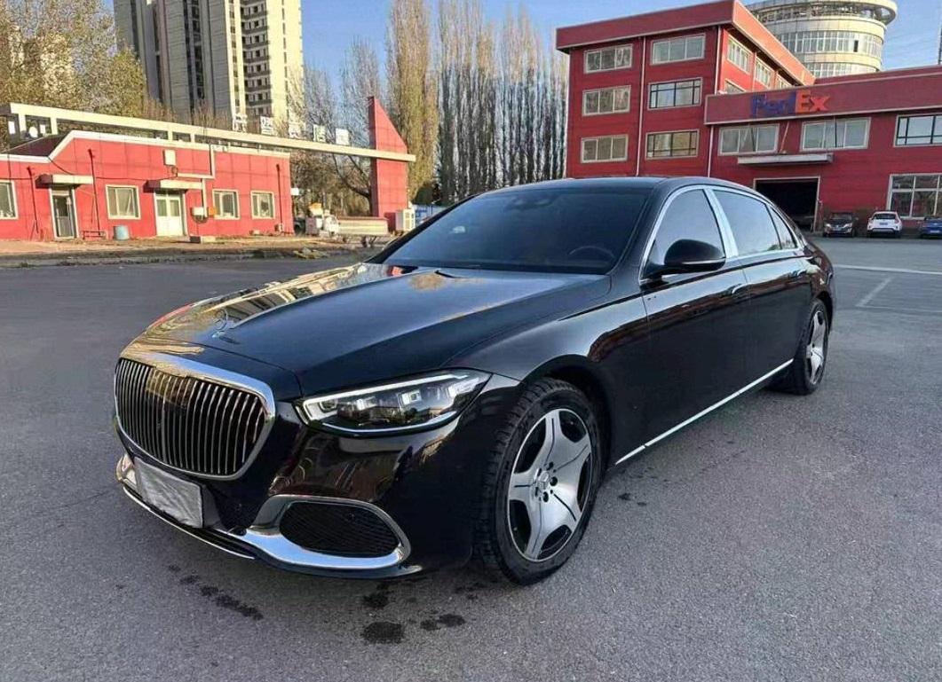 奔驰迈巴赫S级黑色2023年08月