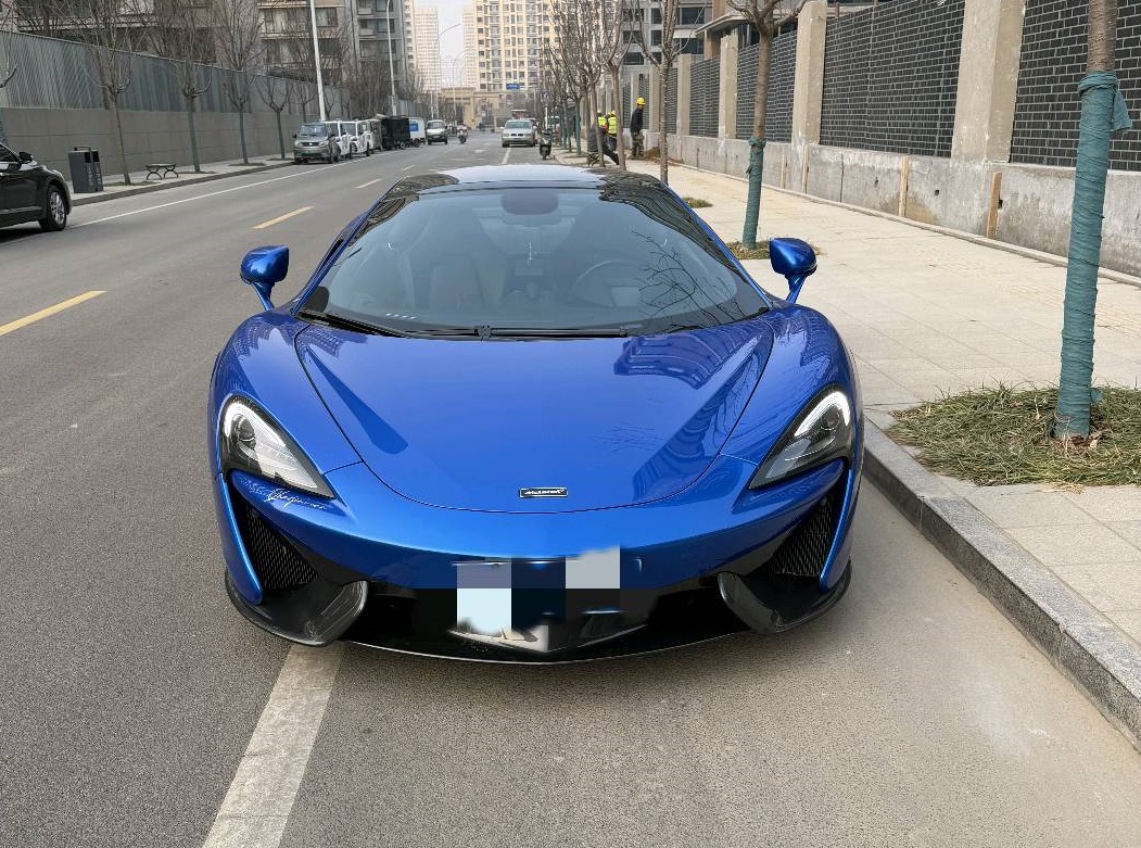 迈凯伦570蓝色2018年12月