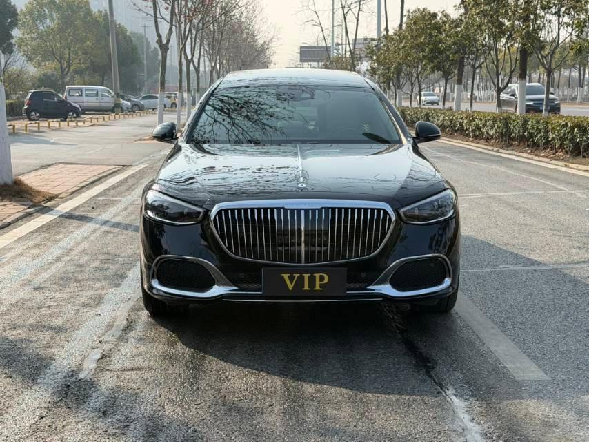 奔驰迈巴赫S级黑色2022年01月